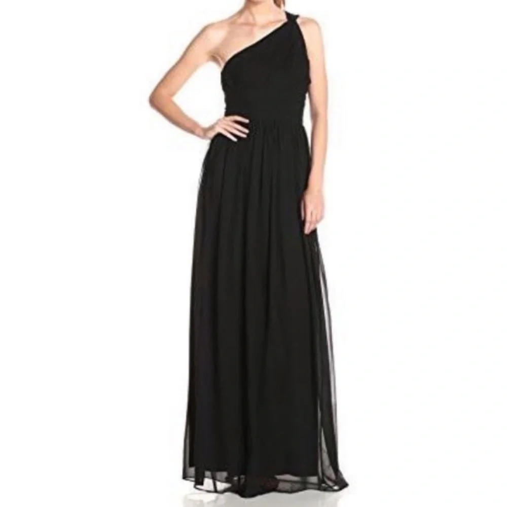 Donna Morgan Chiffon Gown - Picture 2 of 8